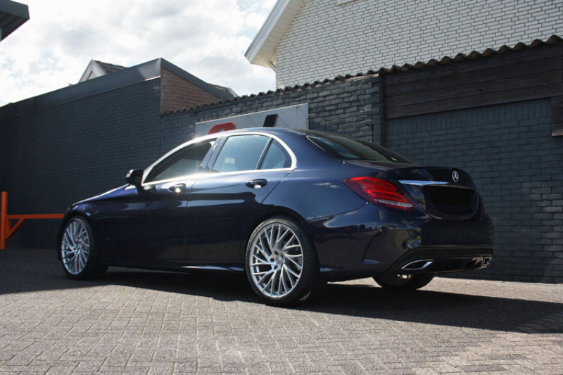 Mercedes-Benz C-Class met GMP Enigma velgen