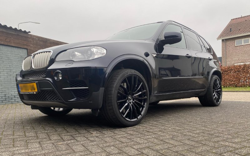 BMW X5 met MAK Rapp velgen