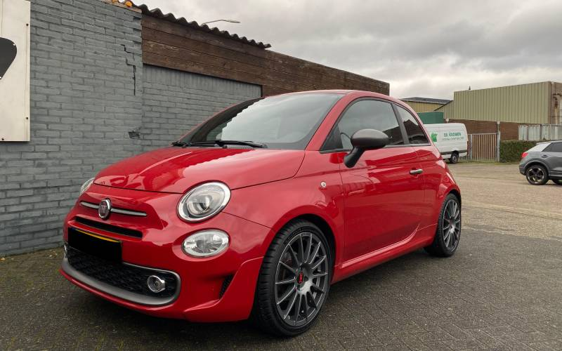 Fiat 500 met TEC Speedwheels AS2 velgen