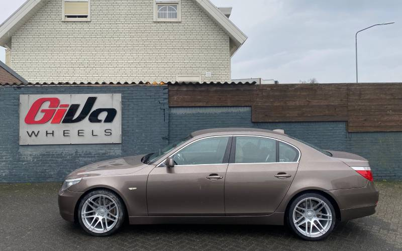 BMW 5-Serie met Haxer HX020 velgen