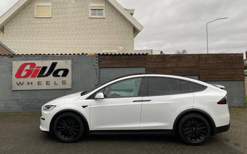 Tesla Model X met Brock B43 velgen