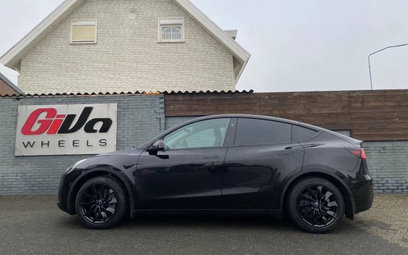 Tesla Model Y met MAK Solar velgen