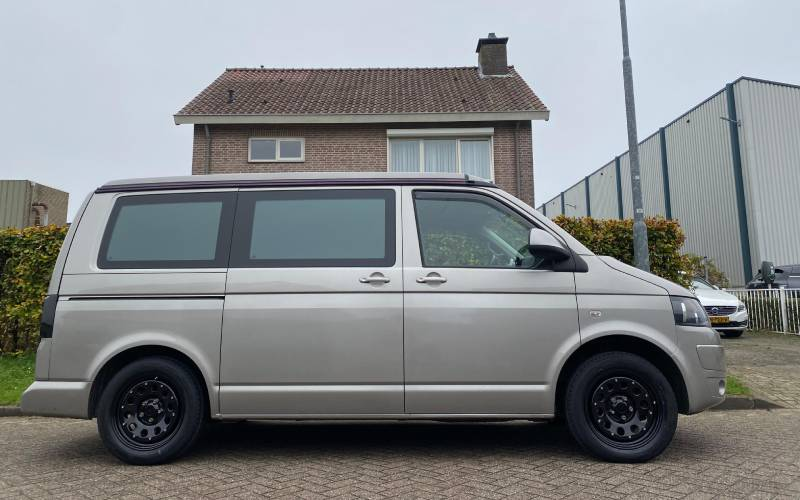 Volkswagen Transporter met Dotz 4x4 Modular Beadlock 2 velgen