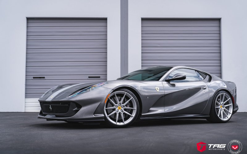 Ferrari 812 met Vossen Wheels NF9 velgen