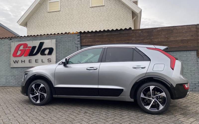 Kia Niro met GMP Katana velgen