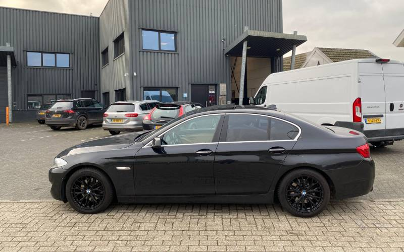 BMW 5-Serie met 2DRV by Wheelworld WH37 velgen