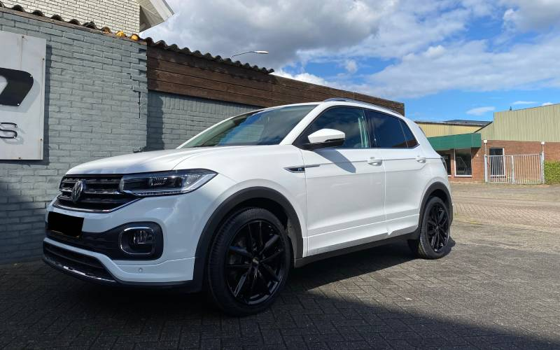 Volkswagen T-Cross met CMS C28 velgen