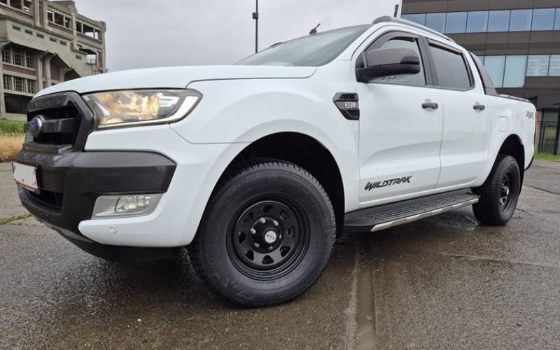 Ford Ranger met Dotz 4x4 Dakar velgen