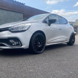 Renault Clio OZ Racing SuperTurismo LM