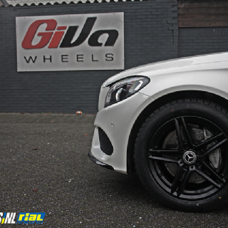 Mercedes-Benz C-Class Rial M10