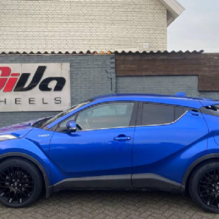 Toyota C-HR MOMO Revenge