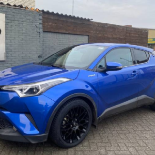 Toyota C-HR MOMO Revenge