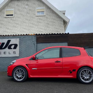 Renault Clio OZ Racing UltraLeggera
