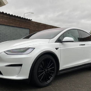 Tesla Model X Brock B43