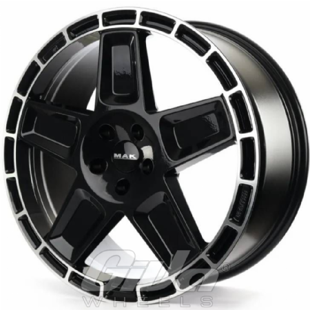 MAK Trek Black with polished lip - winter approved